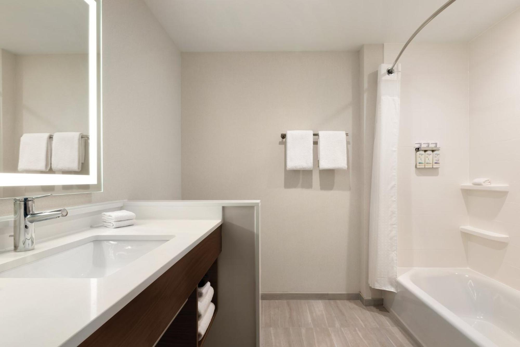 Holiday Inn Express Cape Canaveral By Ihg Exterior foto