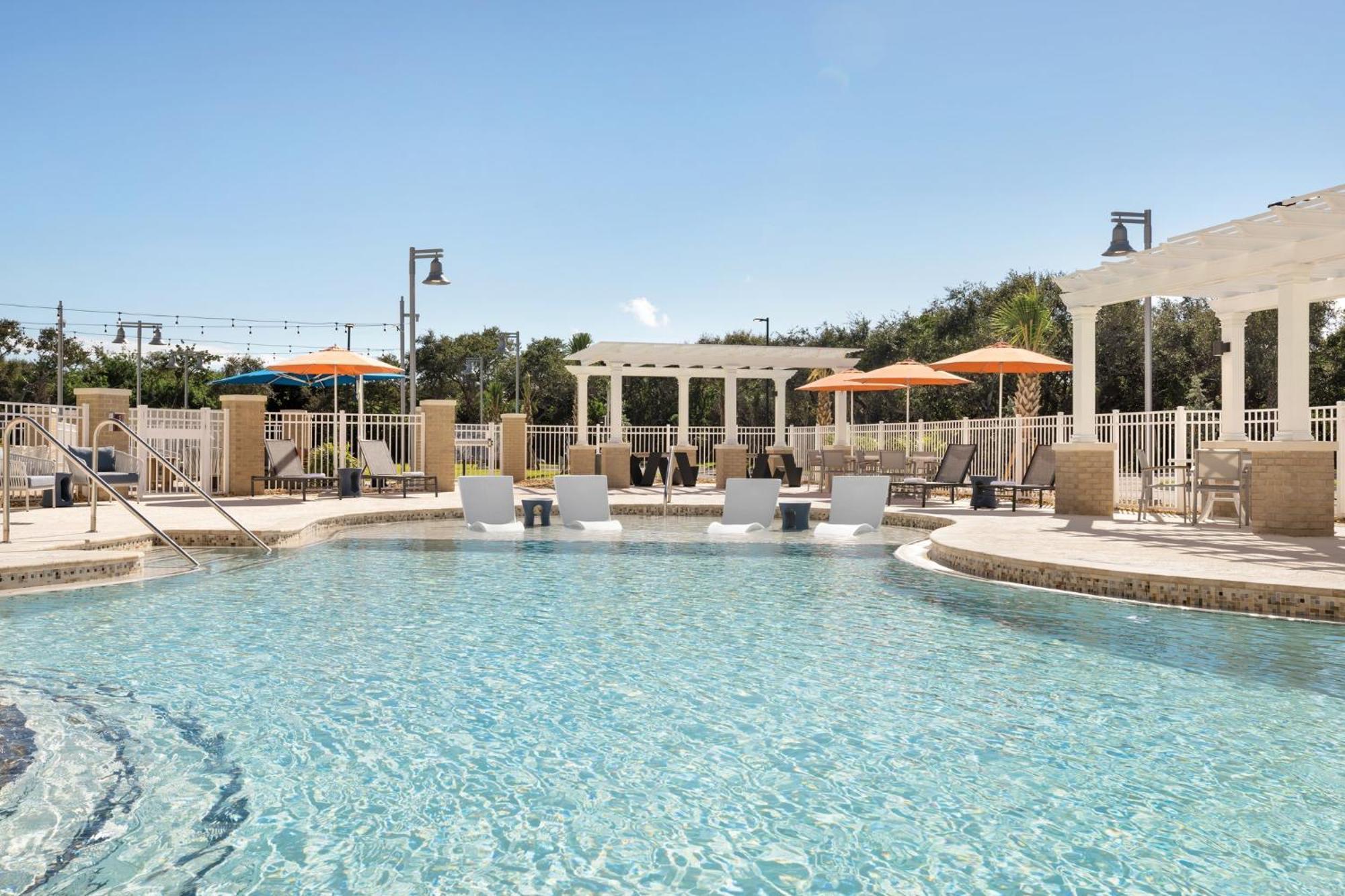 Holiday Inn Express Cape Canaveral By Ihg Exterior foto